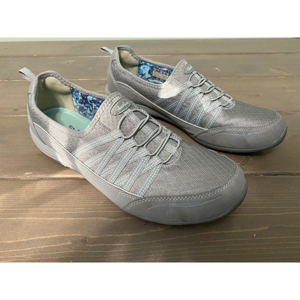 Womens shoes Skechers memory foam size 10 Classic Fit Excellent Condition